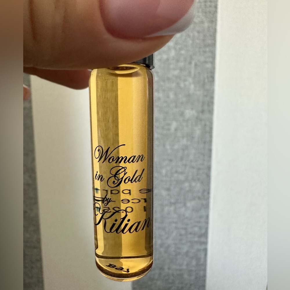 Authentic Kilian Woman in Gold purse size perfume 7.5 ml (.025 oz) NEW